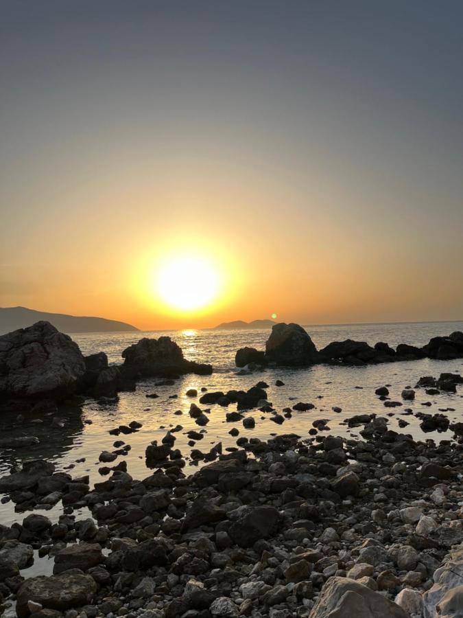 Lotus Apartments Vlorë Екстериор снимка