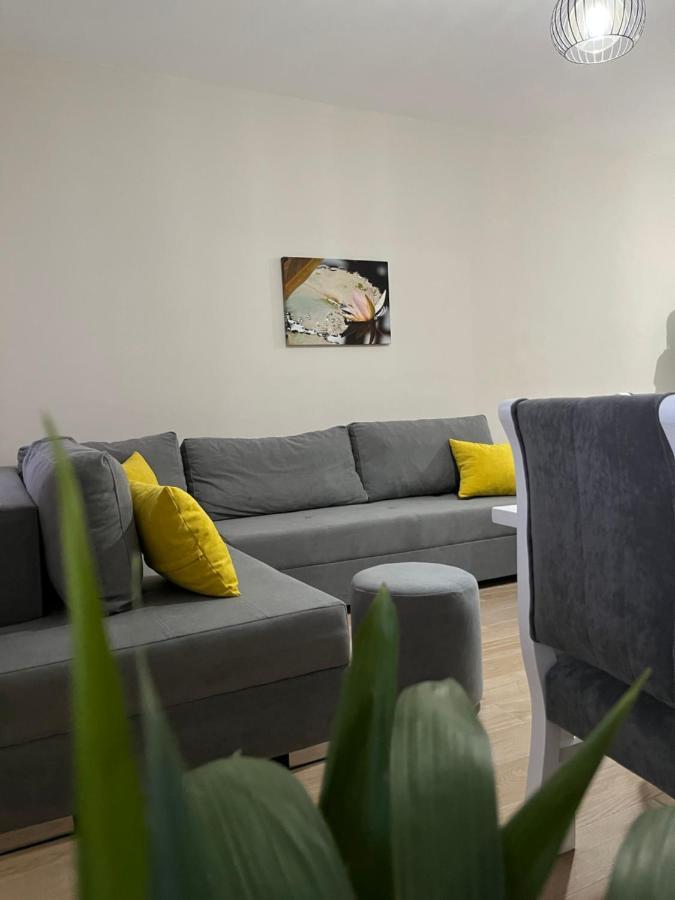 Lotus Apartments Vlorë Екстериор снимка