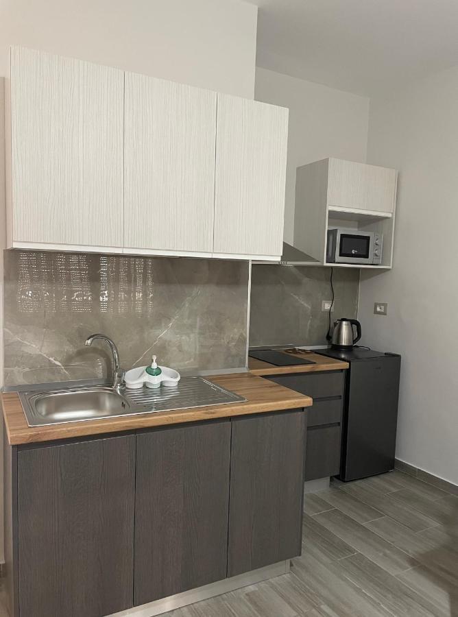 Lotus Apartments Vlorë Екстериор снимка