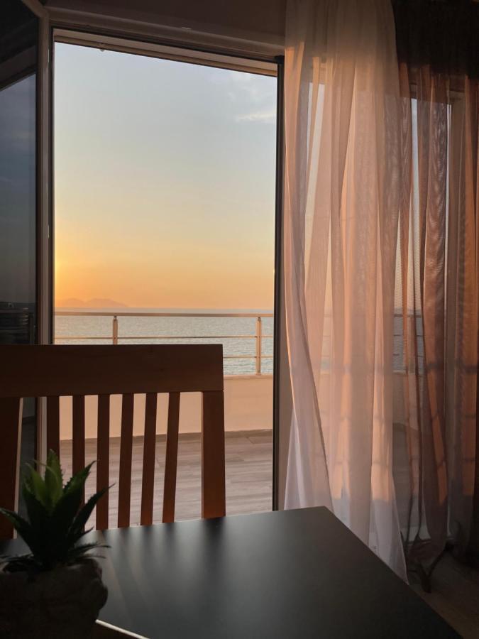 Lotus Apartments Vlorë Екстериор снимка