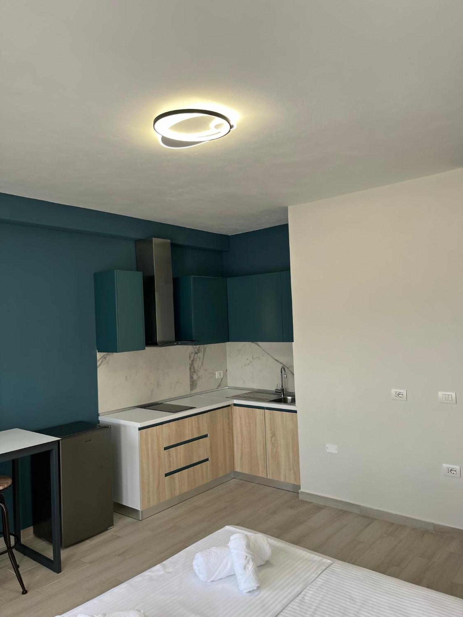 Lotus Apartments Vlorë Екстериор снимка