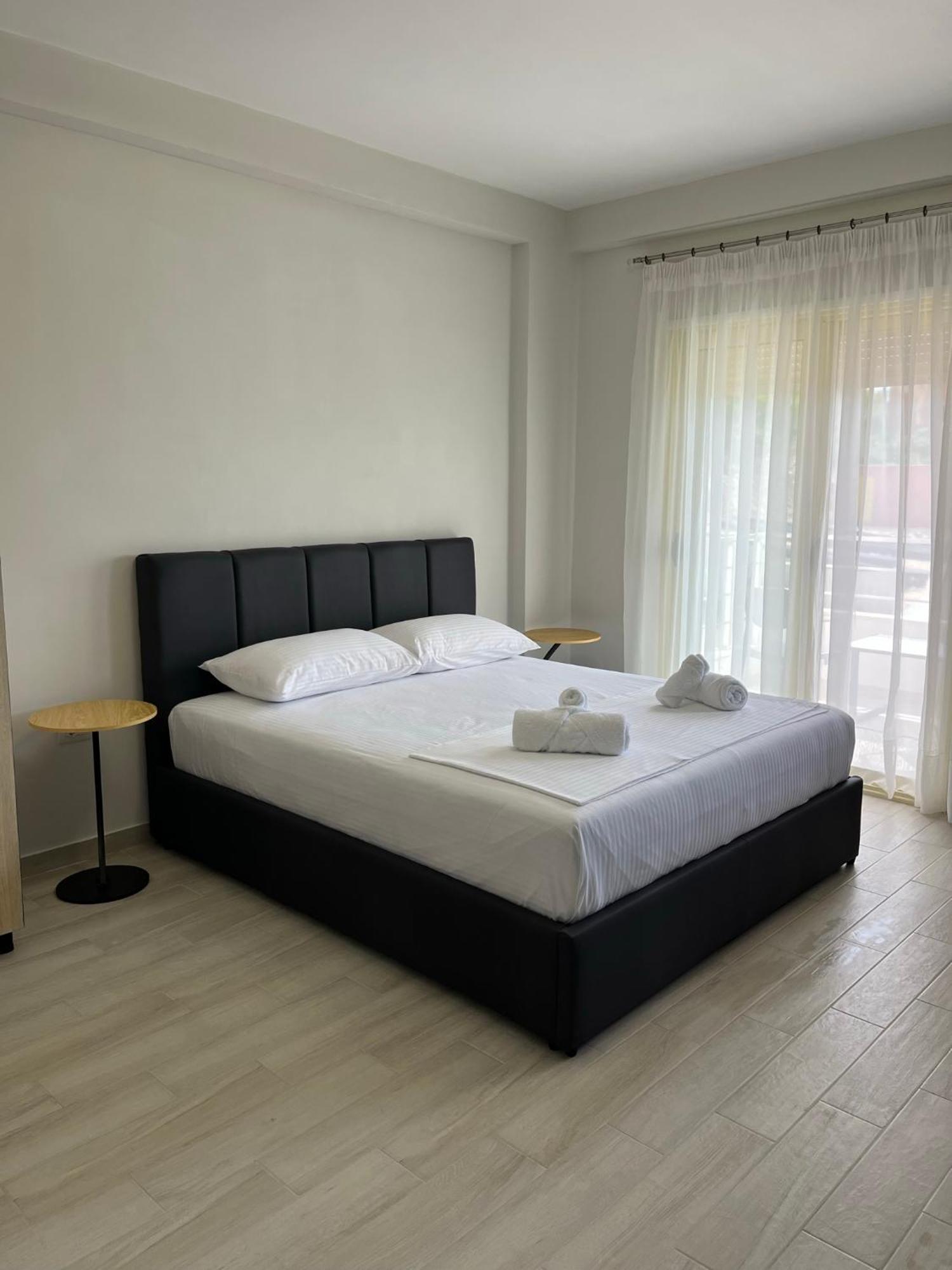 Lotus Apartments Vlorë Екстериор снимка
