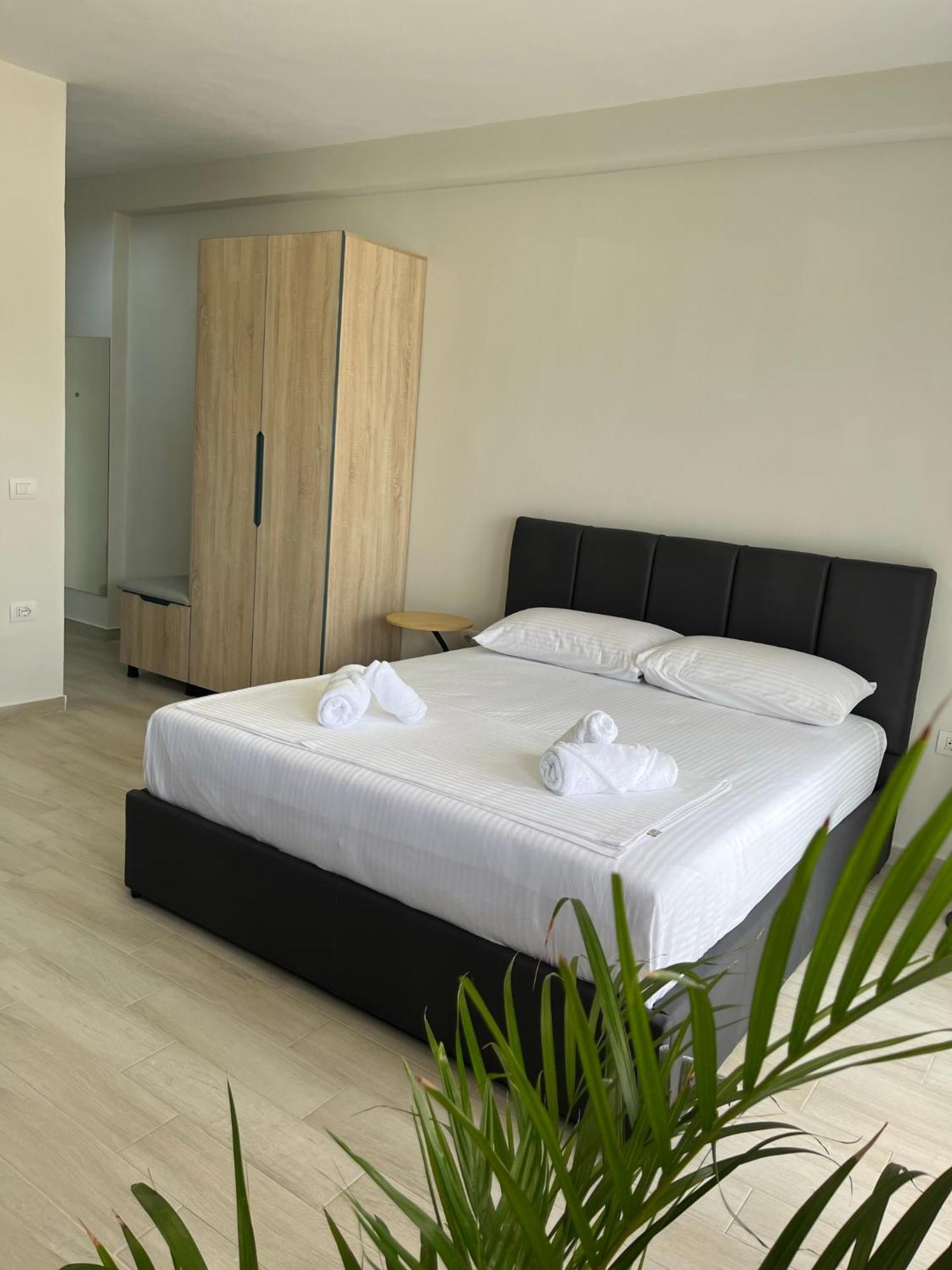 Lotus Apartments Vlorë Екстериор снимка